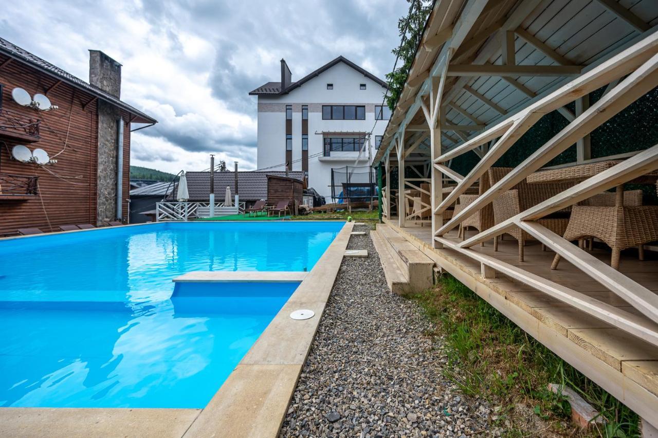 Марина Hotel Bukovel Exterior photo